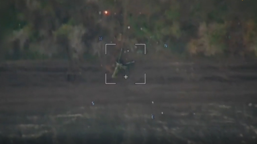 Nga tung video UAV cảm tử Lancet phá hủy khẩu đội pháo của Ukraine